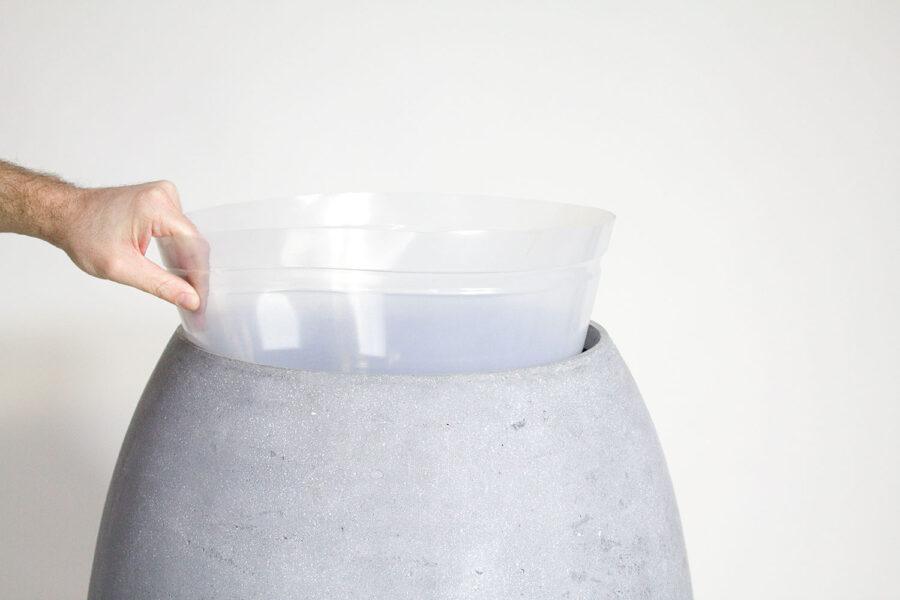 Plastičen vložek za okrasni lonec